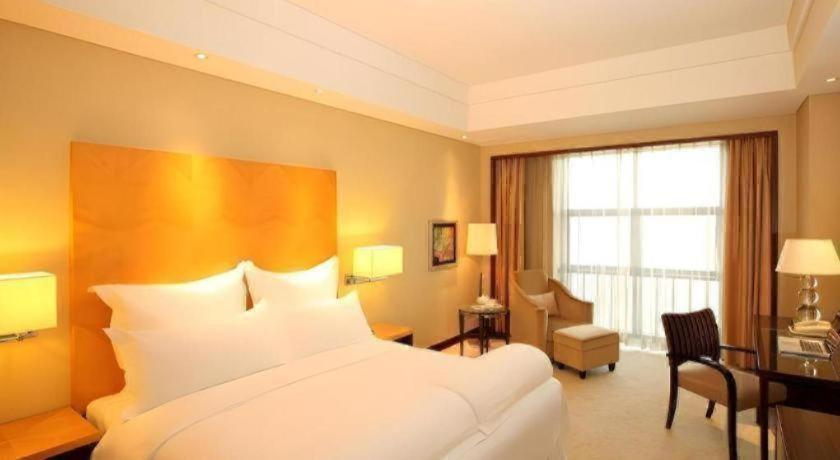 Bedroom 3, Kunshan Newport Hotel, Suzhou