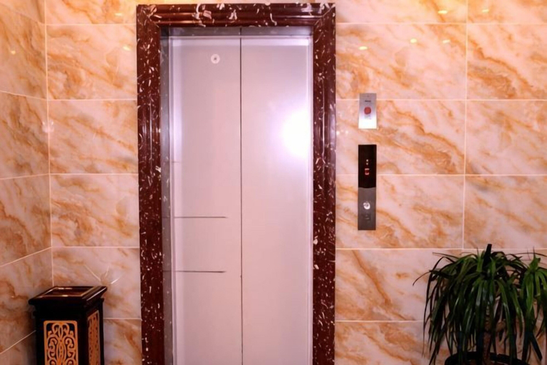 Bathroom 4, Yake Shiyuxin Business Hotel, Hulunbuir