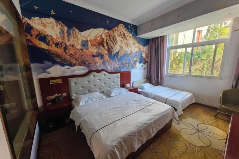 Bedroom 3, Longling Ocean Theme Hotel, Baoshan