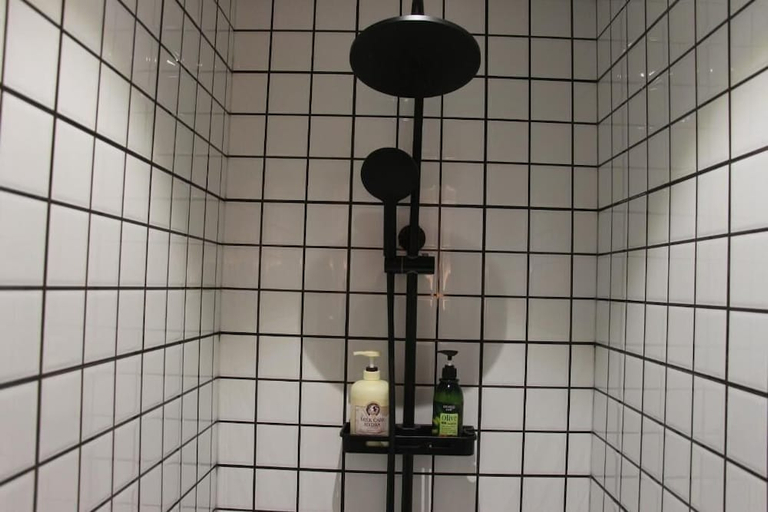 Bathroom 4, Hangzhou Infinity Youth Hostel, Hangzhou