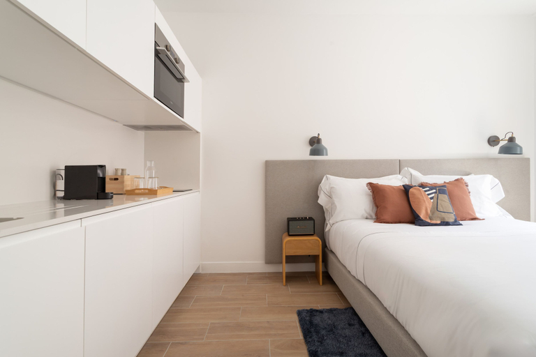 Room 5, Lapa Diplomatic Flat 1 4 by Feel Lisboa, Lisbon