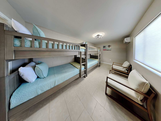 Bedroom 3, Little Bay House by Miss Kitty’s, Aransas