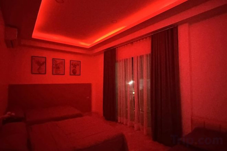 Room 1, The White House Pool Villa Pattaya, Pattaya