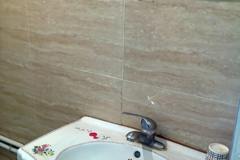 Bathroom 5, Jiangling Inn, Ngawa Tibetan and Qiang