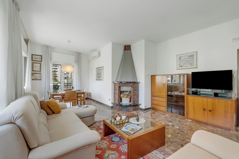 Living area 4, Rosa Apartment, Balcony and AC - Happy Rentals, Trento