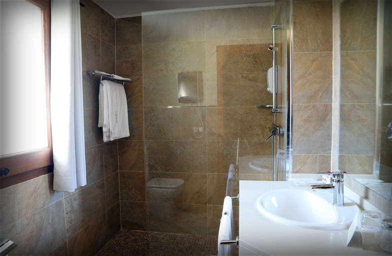 Bathroom 5, Abadia de los Templarios, Salamanca