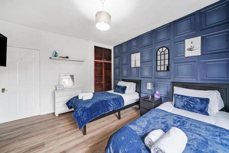 Room 2, Cosy 2 Bed 5 Guests Garden Parking-wifi & Netflix, London