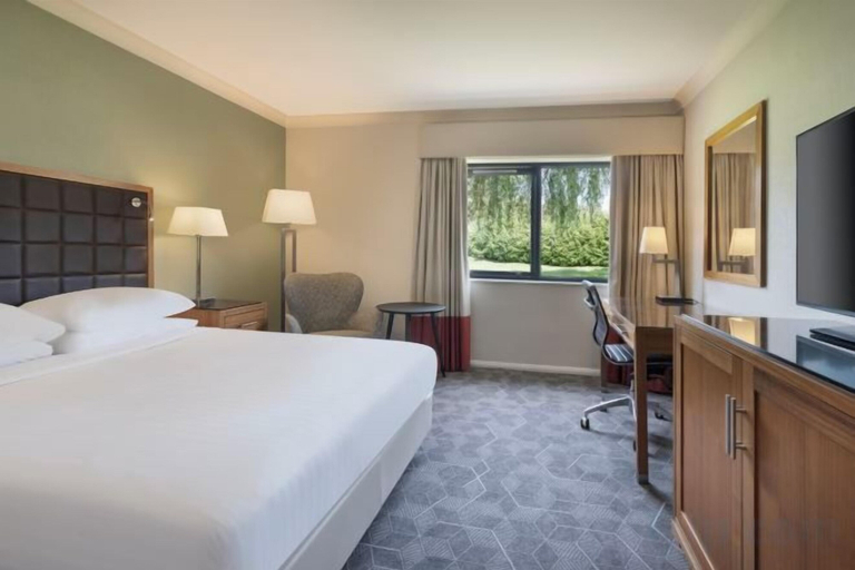 Bedroom 3, Delta Hotels by Marriott Peterborough, Peterborough