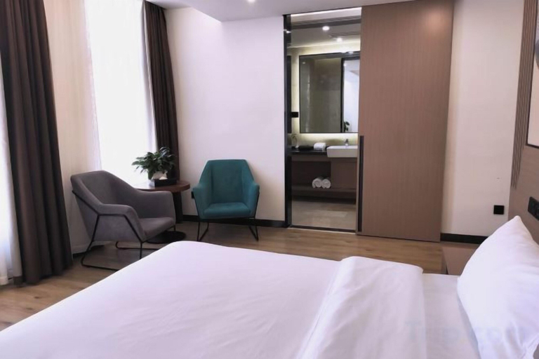 Bedroom 3, Elegance Hotel, Suqian