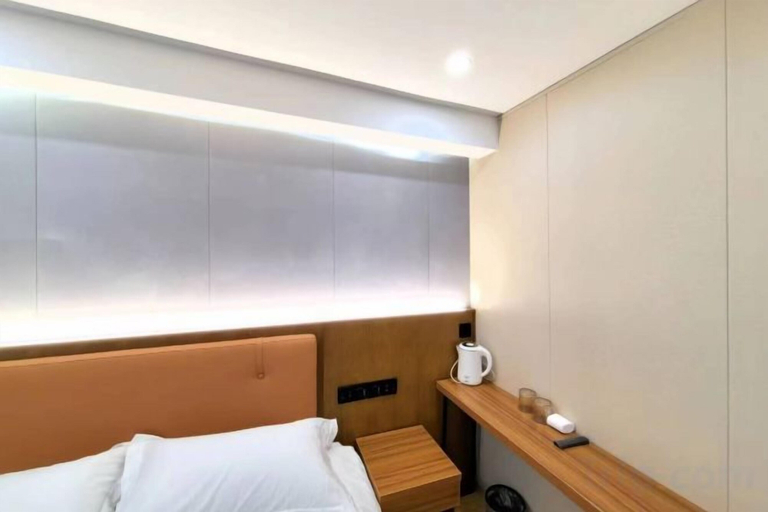 Bedroom 3, Youth Hotel (Beijing Temple of Heaven West Gate), Beijing