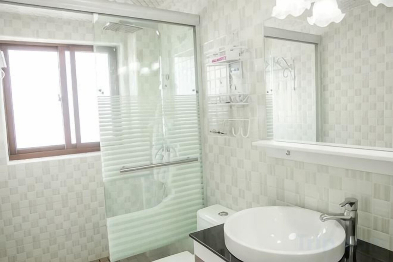 Bathroom, LongXianJu Hotel, Zhoushan