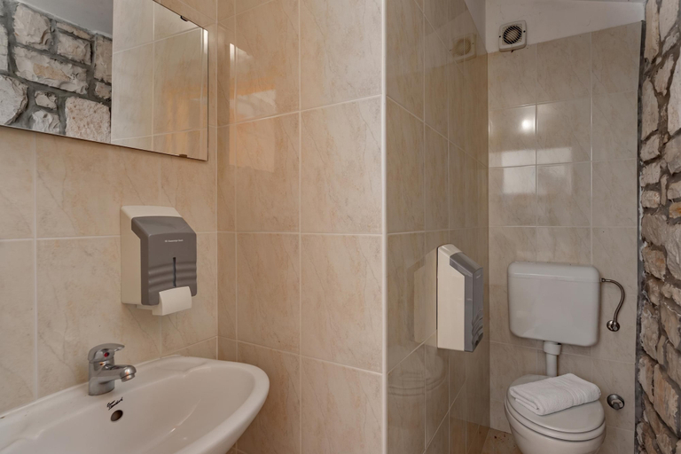 Bathroom 3, Pool House Suzi in Heart of Istria, Barban