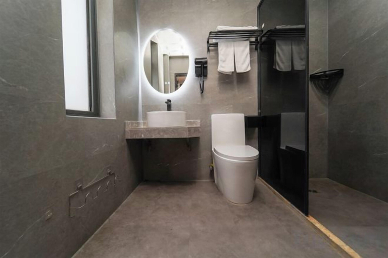Bathroom 4, Xinzhuo Select Hotel, Shanghai