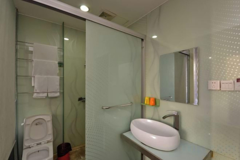 Bathroom 3, Boyue Zhenpin Hotel (Zhangyang Road), Taizhou