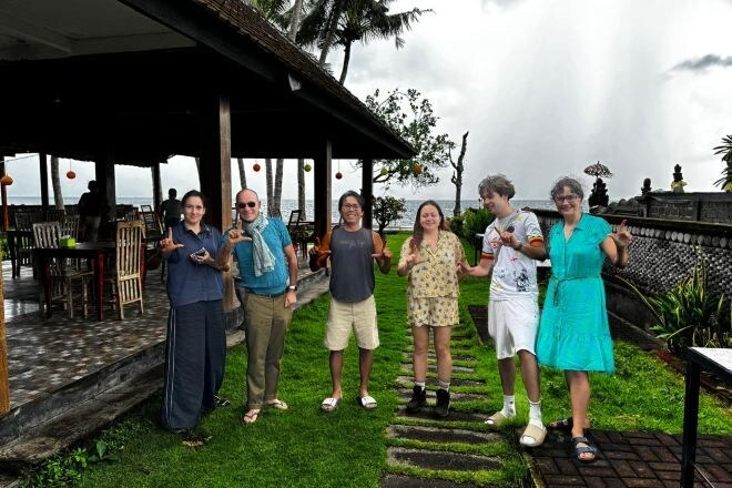Outdoor dining 4, Cik Bunk Beach Front Homestay near Tulamben Bali, Karangasem