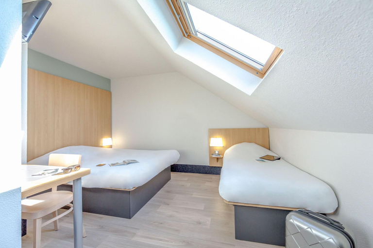 Bedroom 2, B&B HOTEL Perpignan Nord, Pyrénées-Orientales