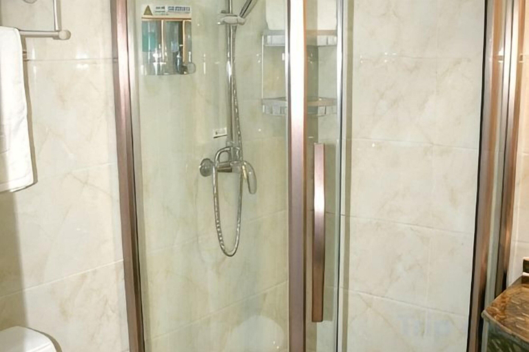 Bathroom 4, Super 8 Hotel (Beijing Fengbo Metro Station), Beijing