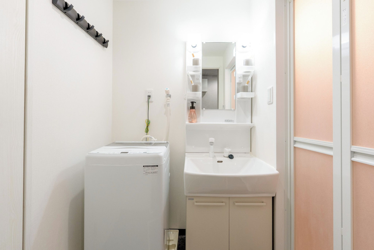 Bathroom 3, b&Tengachaya3, Osaka