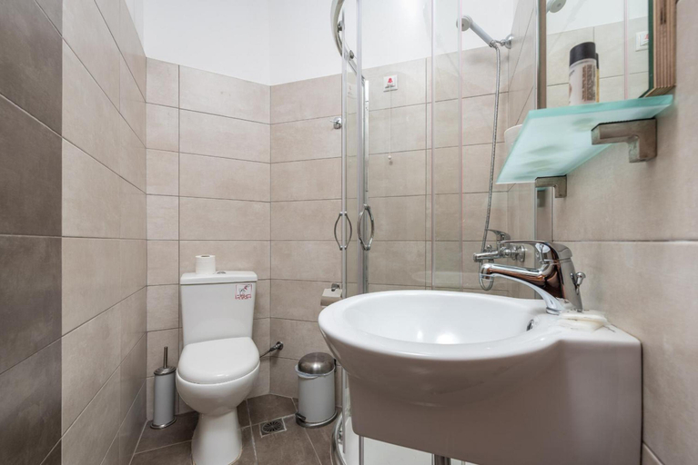 Bathroom 3, Galini Hotel, North Aegean