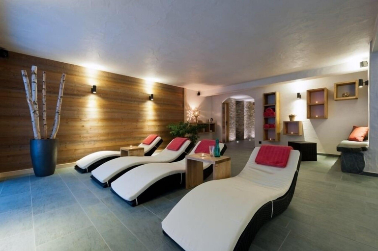 Bedroom 3, La Vallée Hotel & Spa, Entremont