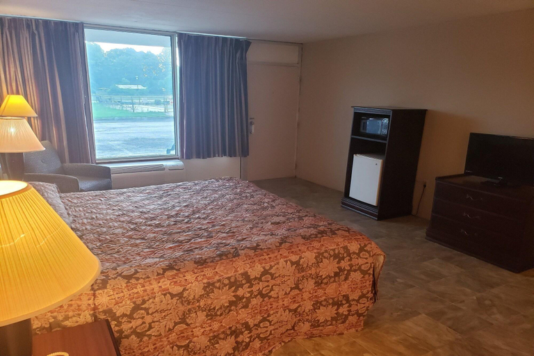 Room 4, OYO HOTEL WHITELY CITY HWY 27 KY, McCreary