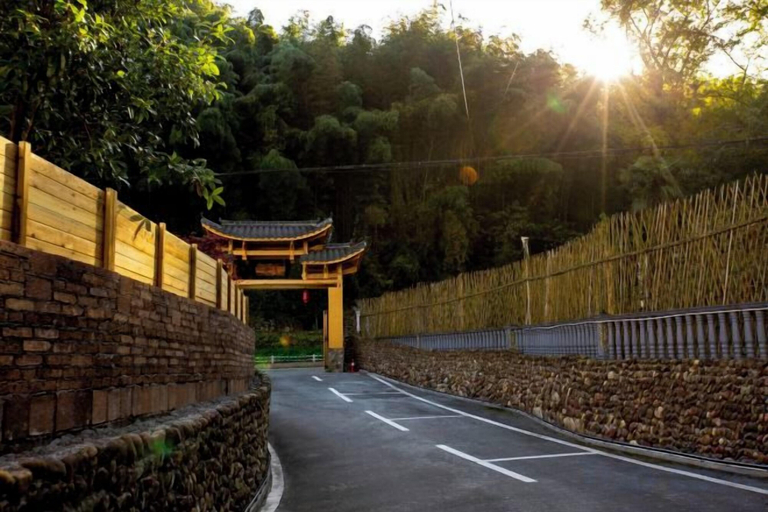Parking, Zhangjiajie perch tree house, Zhangjiajie