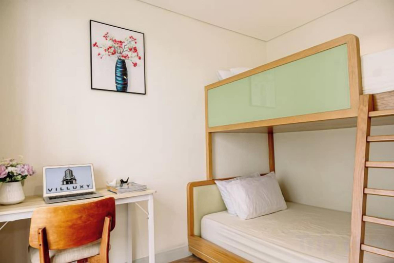 Room 2, Beachfront 2 Bedroom Appartment with Glass wall by Villuxy, Da Nang