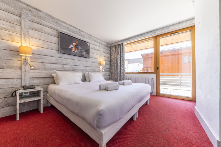 Bedroom 2, Aiguille Percee, Savoie