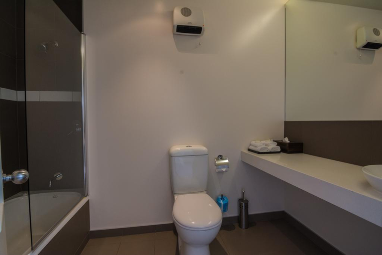 Bathroom 5, Lake Hawea Hotel, Queenstown-Lakes