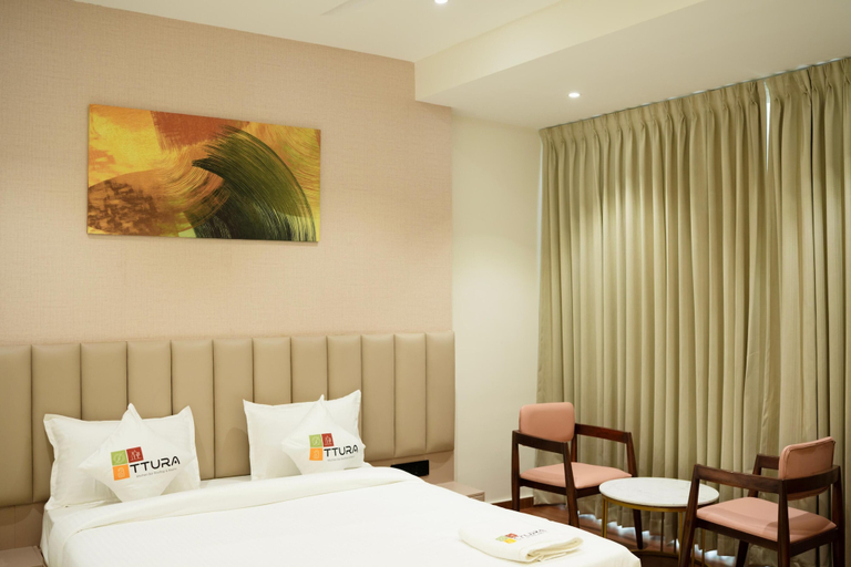 Room 2, TTURA Kitchen Bar Rooftop & Rooms Pune, Pune
