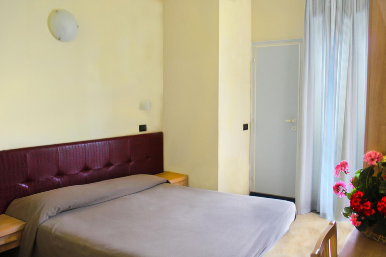 Room 5, Hotel Bristol, Rimini