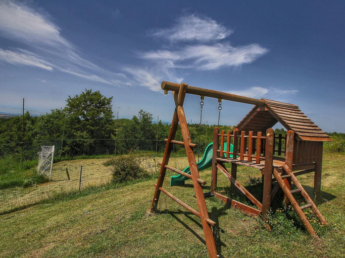 Sports and Entertainment 2, Cozy Farmhouse In Paciano With Private Pool, Perugia