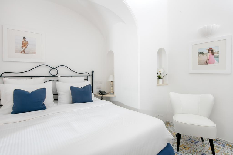 Bedroom 4, La Minerva, Napoli