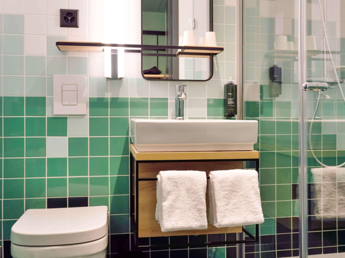 Bathroom 3, ibis Styles Sierre, Sierre