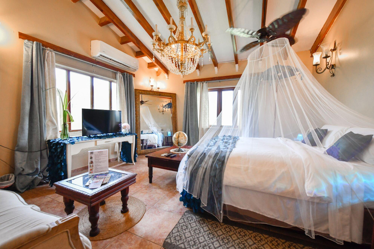 Room 4, House of Mosaic Villa Aruba