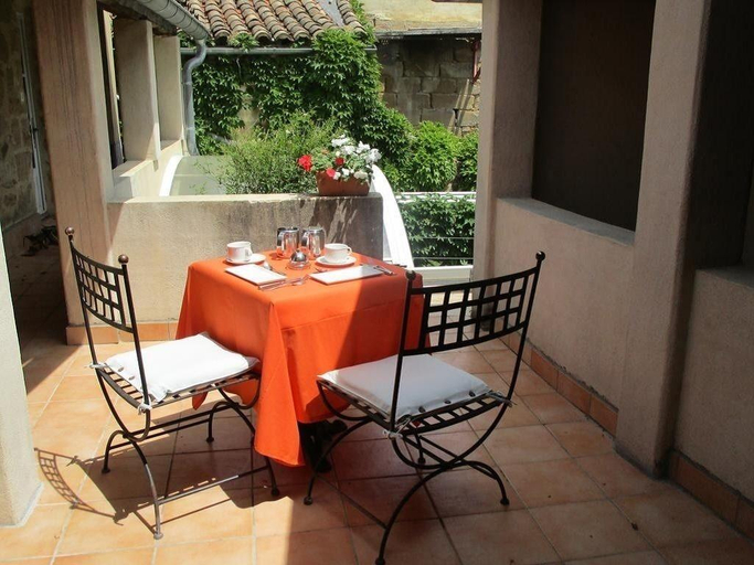 Room 2, L'Olivier, Gard