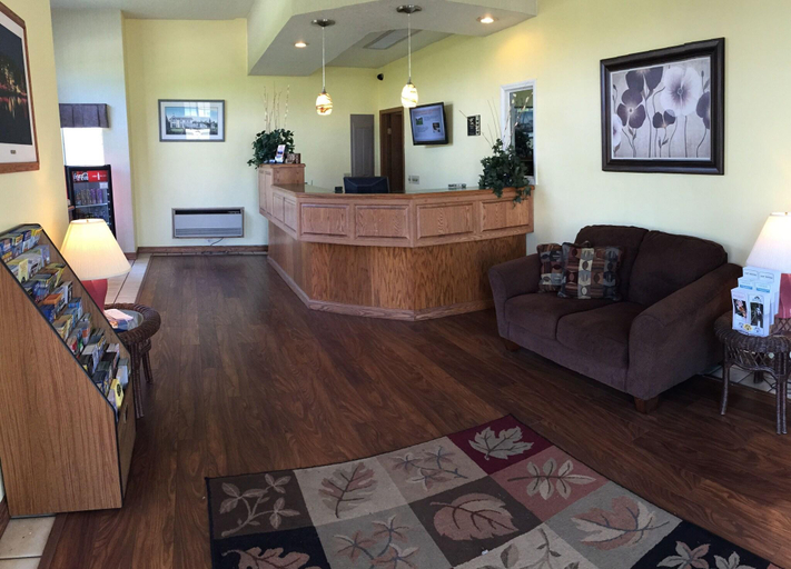 Public Area 2, Thunderbird Inn Of Mackinaw City, Cheboygan