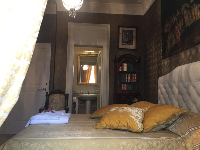 Bedroom 1, B&B Palazzo Laguardia, Brindisi