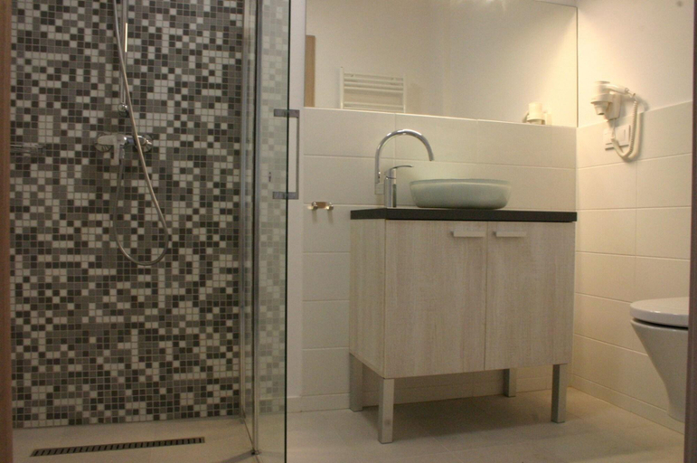 Bathroom 4, Mielno Holiday Apartments, Koszalin