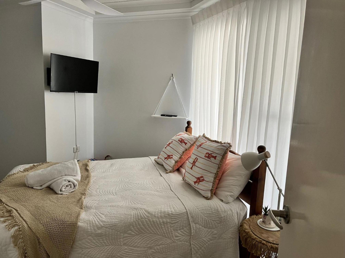 Bedroom 2, The Burlington Holiday Apartments, Maroochy - Maroochydore