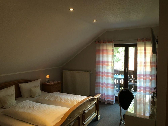 Bedroom 3, Landhaus Hotel Göke, Paderborn