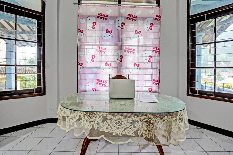 Lobby 4, Spot On 92388 Villa Segi Delapan, Pasuruan