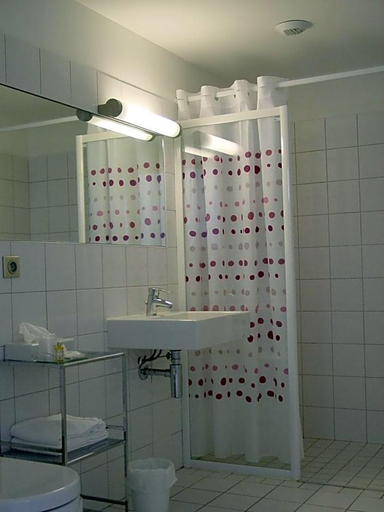 Bathroom 5, Hôtel l'Armateur, Tarn-et-Garonne