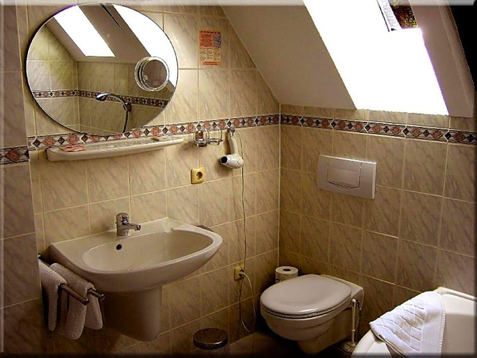 Bathroom 5, Hotel Graf Rolshausen, Städteregion Aachen