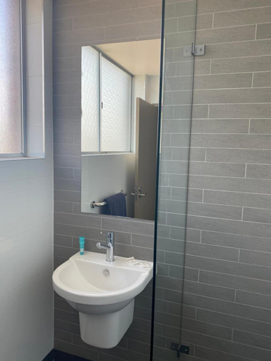 Bathroom 4, Bexley Motel, Sydney