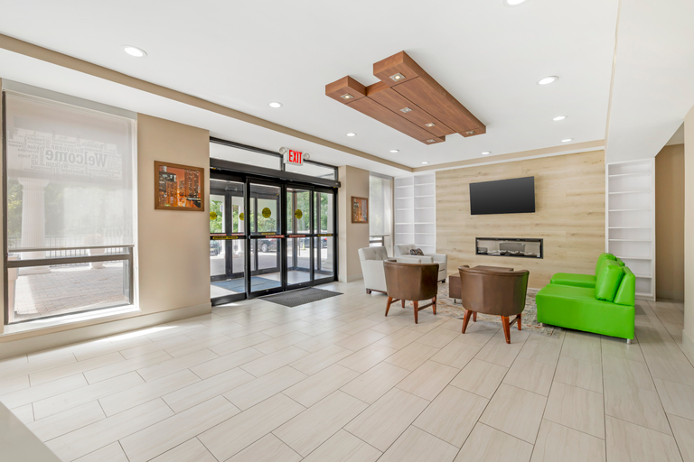 Public Area 3, Country Inn & Suites by Radisson, Staten Island, New York