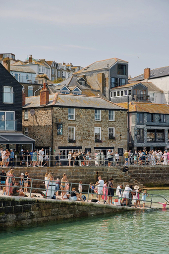 General view 5, Lifeboat Inn, Cornwall