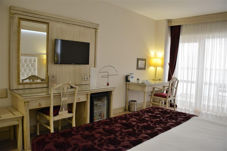 Bedroom 3, Ege Palas, Konak