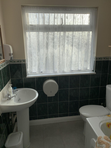 Bathroom 4, Bedrocklodge Buisness Centre Holidaylets, South Gloucestershire