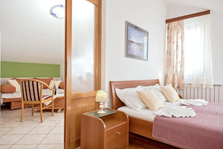 Bedroom 3, Putnik Apartments, Baška Voda